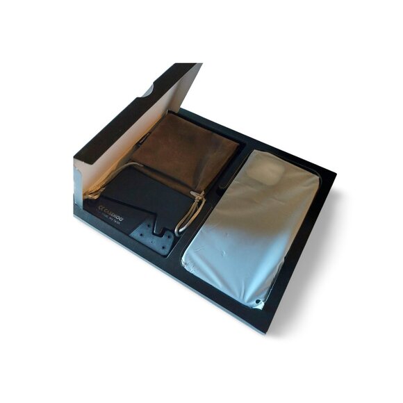 New Casekoo iPhone Case with kickstand and bag - Picture 10 of 16